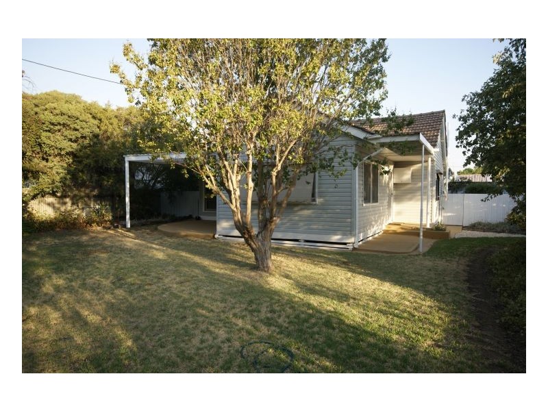 106 Junction Street, Deniliquin NSW 2710