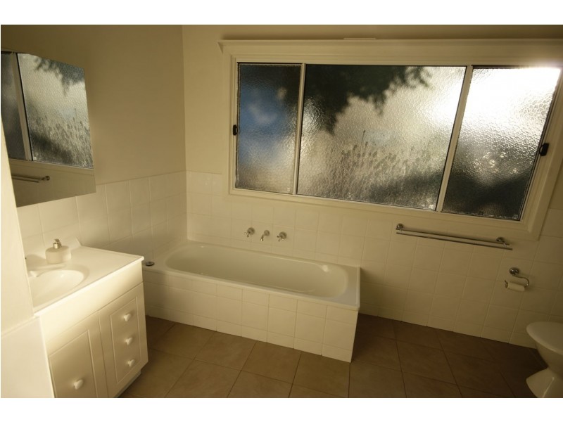 106 Junction Street, Deniliquin NSW 2710