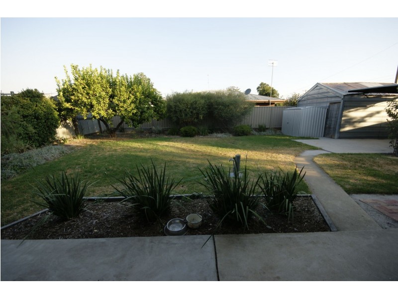 106 Junction Street, Deniliquin NSW 2710