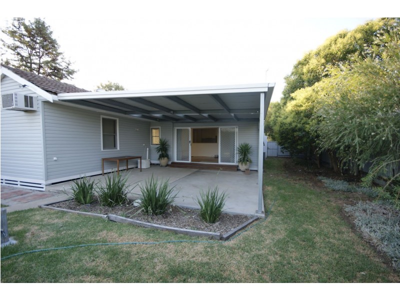 106 Junction Street, Deniliquin NSW 2710