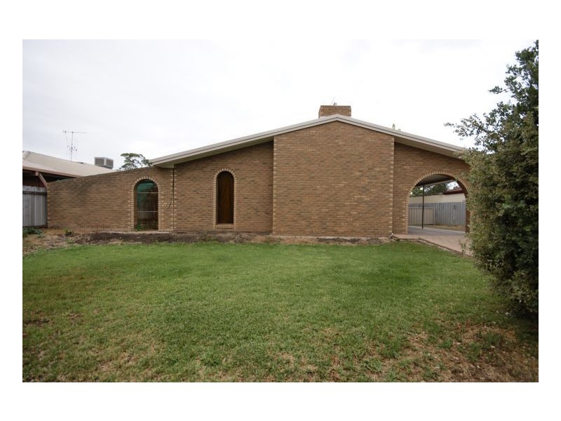 323 Jameson Street, Deniliquin NSW 2710