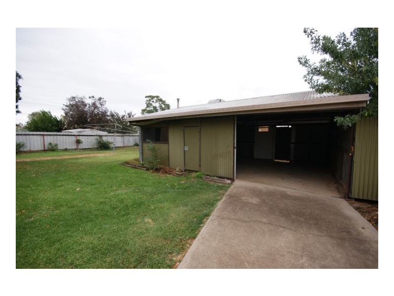 323 Jameson Street, Deniliquin NSW 2710