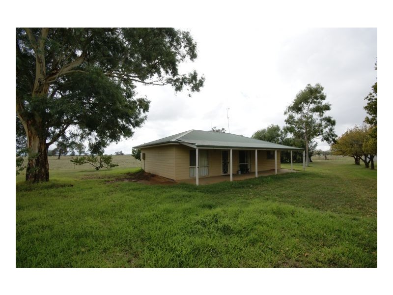 54 Edward Street, Pretty Pine, Deniliquin NSW 2710