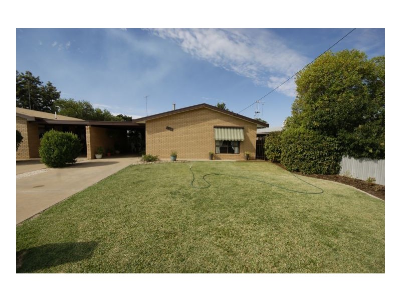 263 Victoria St, Deniliquin NSW 2710