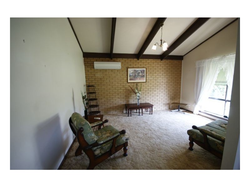 263 Victoria St, Deniliquin NSW 2710