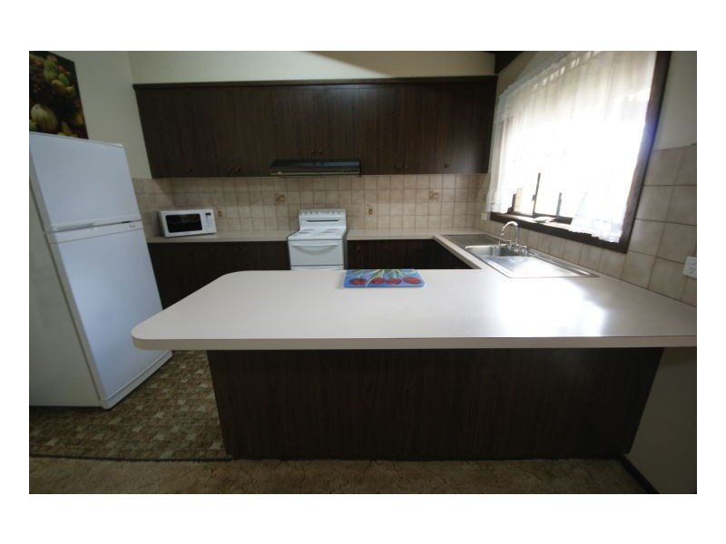 263 Victoria St, Deniliquin NSW 2710