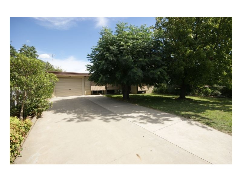 448 Wilkinson St, Deniliquin NSW 2710