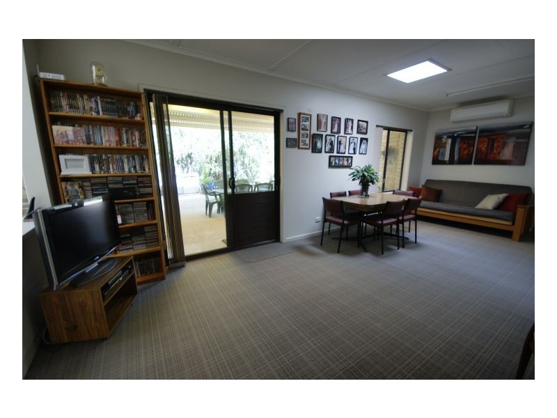 448 Wilkinson St, Deniliquin NSW 2710