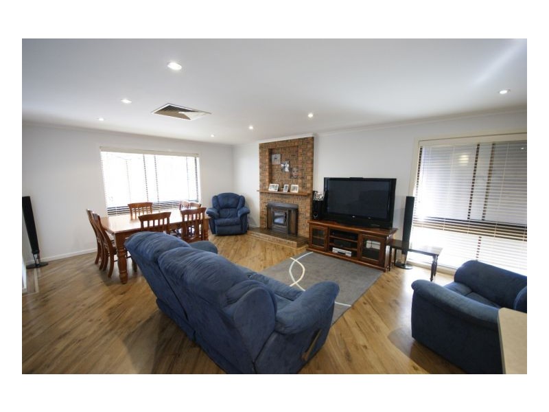 92, Macauley St, Deniliquin NSW 2710