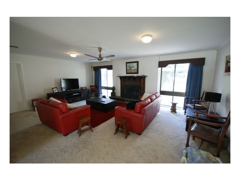 69 Cooinda Lane, Deniliquin NSW 2710