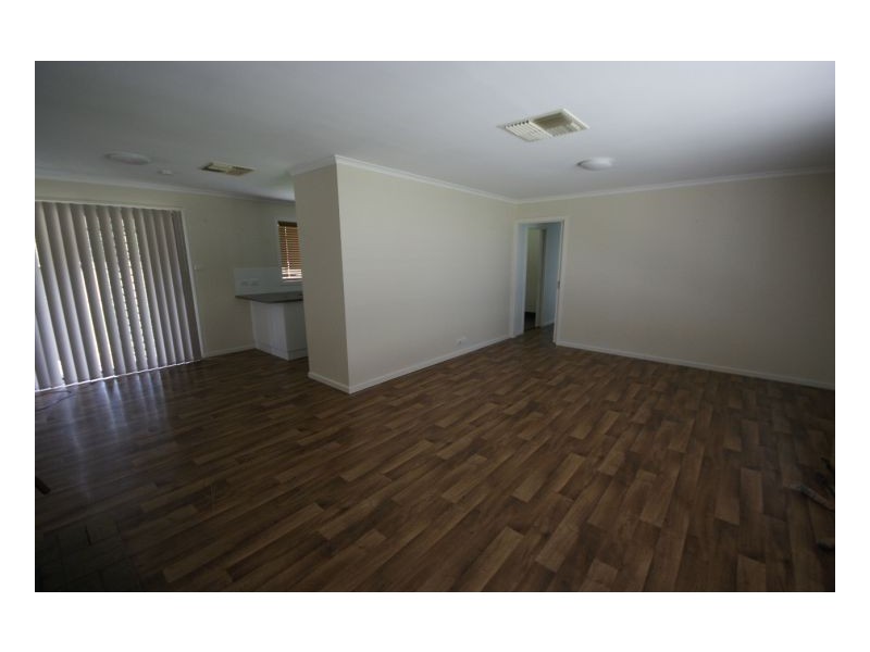 153 Burton Street, Deniliquin NSW 2710