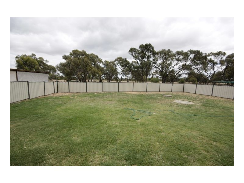 153 Burton Street, Deniliquin NSW 2710