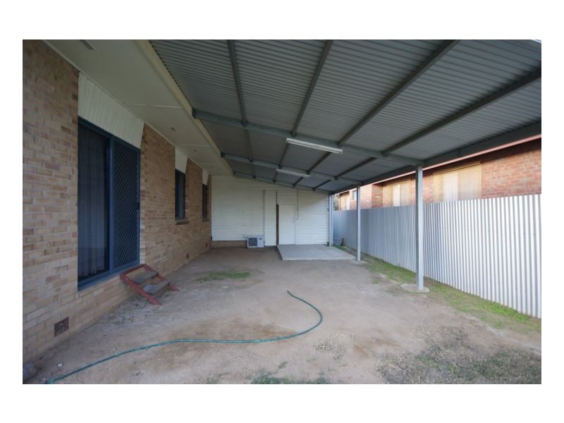 14 Corbett Crt, Deniliquin NSW 2710