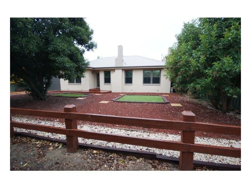 445 Maher St, Deniliquin NSW 2710