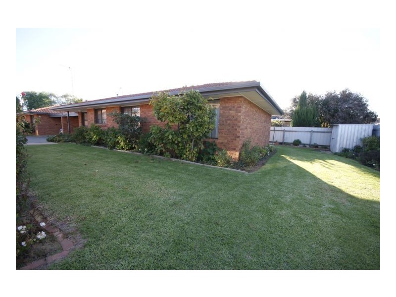 1/279 Harfleur St, Deniliquin NSW 2710