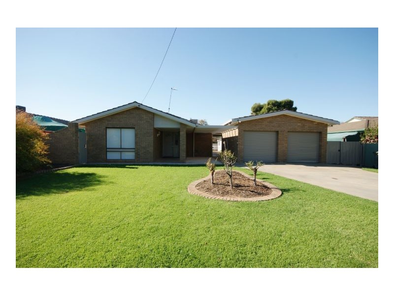 539 Sloane St, Deniliquin NSW 2710