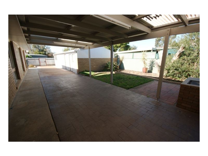 539 Sloane St, Deniliquin NSW 2710