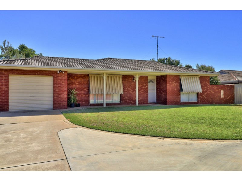2/415 Cressy Street, Deniliquin NSW 2710