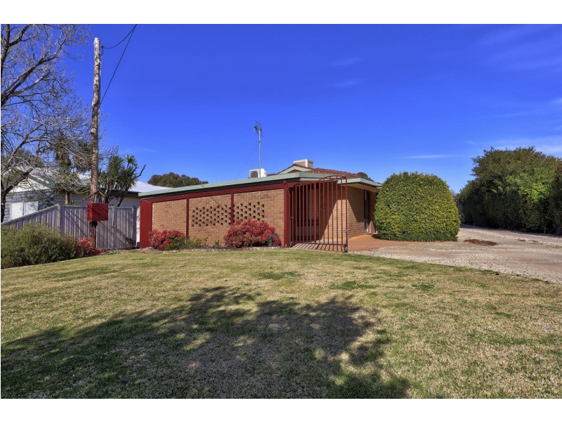 1/226 Henry Street, Deniliquin NSW 2710