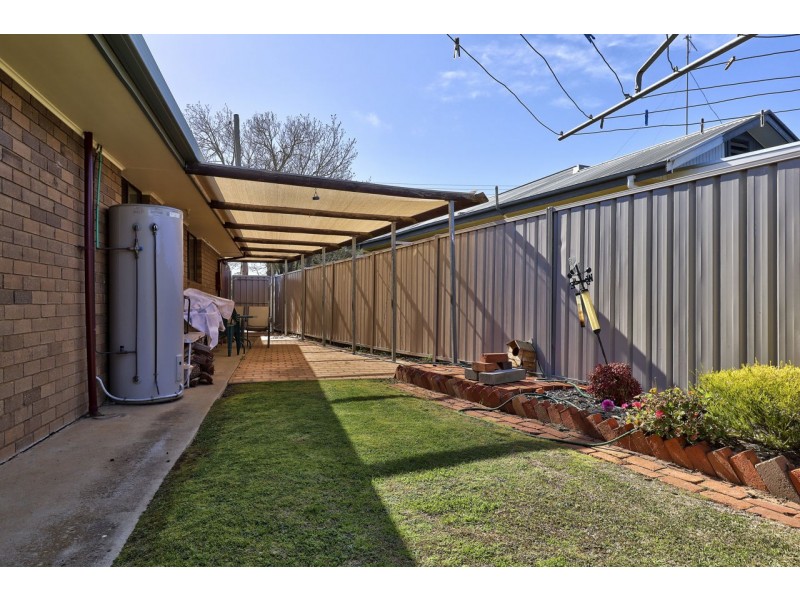 1/226 Henry Street, Deniliquin NSW 2710