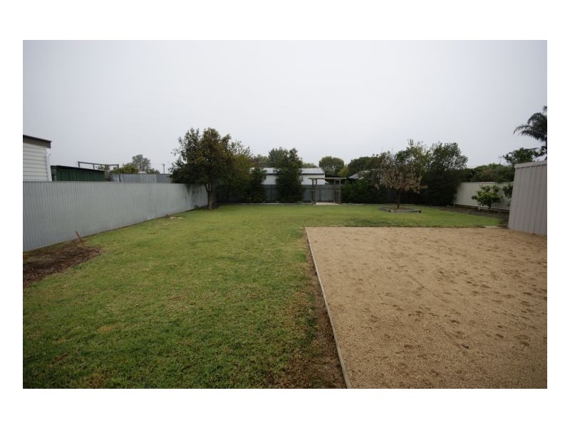 406 Campbell Cres, Deniliquin NSW 2710