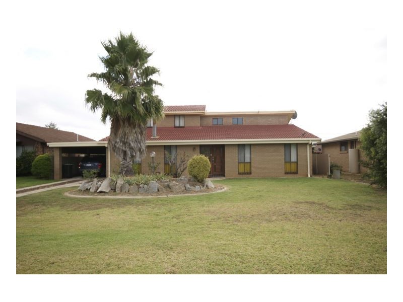 121 Hughes, St, Deniliquin NSW 2710