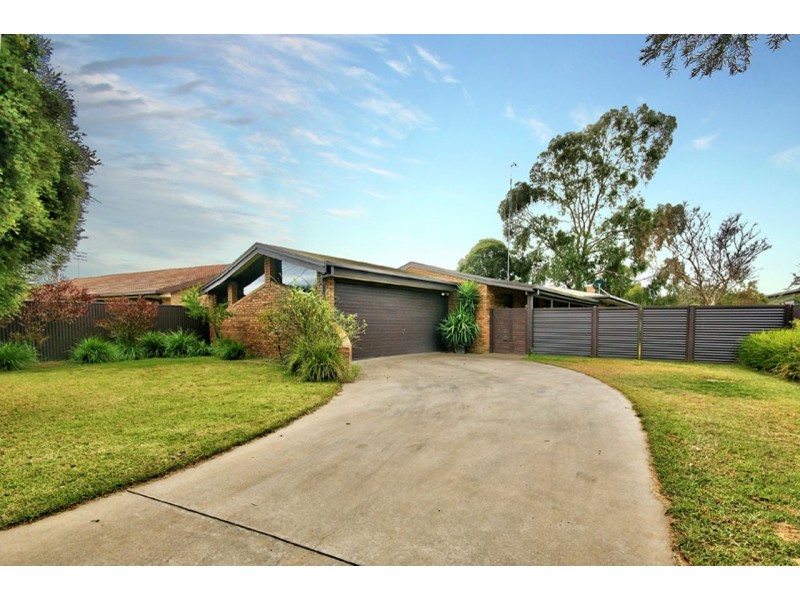 14 Mazamet Court, Deniliquin NSW 2710