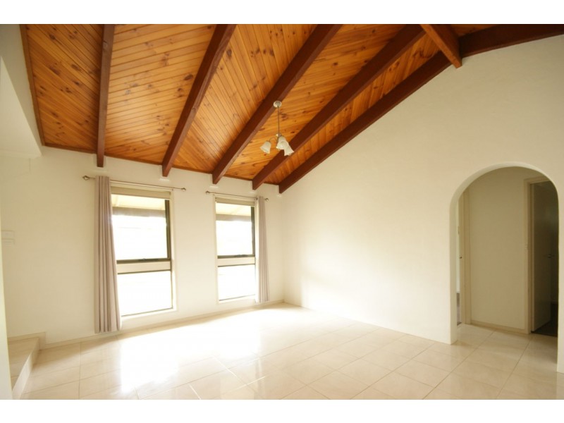 14 Mazamet Court, Deniliquin NSW 2710