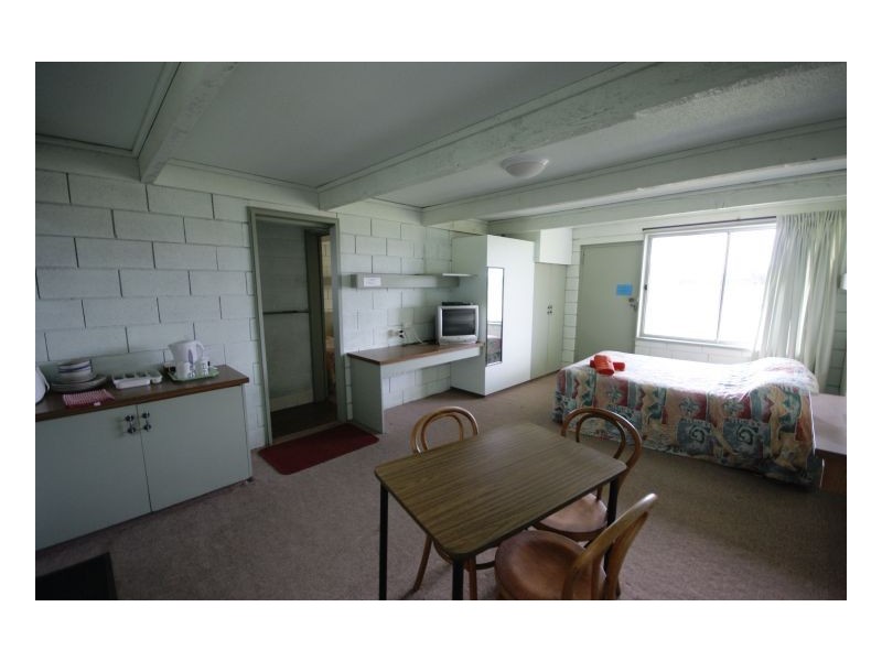 140 Crispe Street, Deniliquin NSW 2710