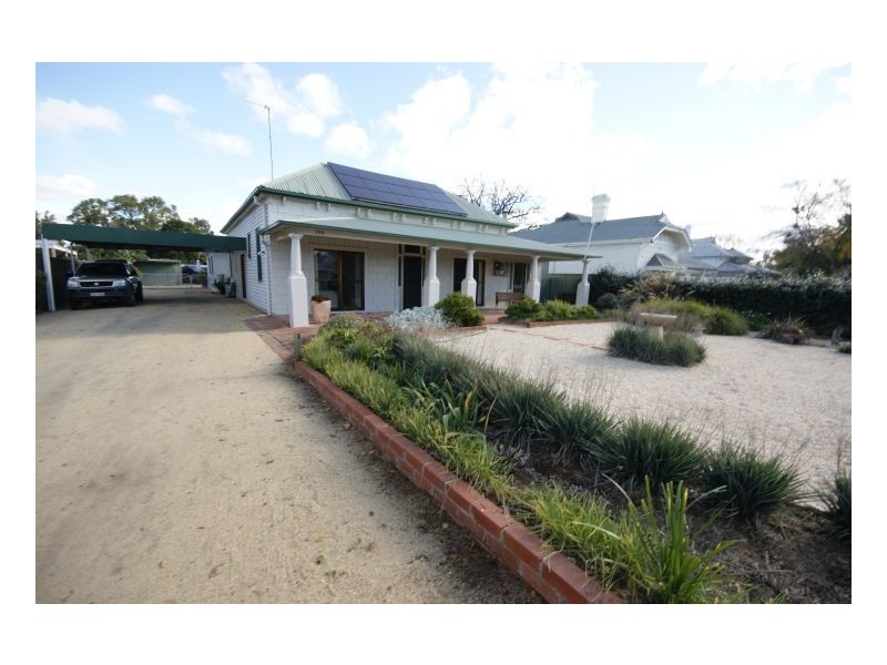 338 Harfleur St, Deniliquin NSW 2710