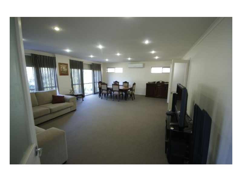 251 River St, Deniliquin NSW 2710