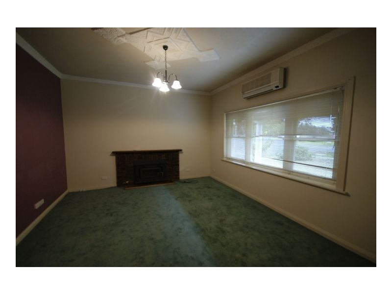 324 Wood Street, Deniliquin NSW 2710