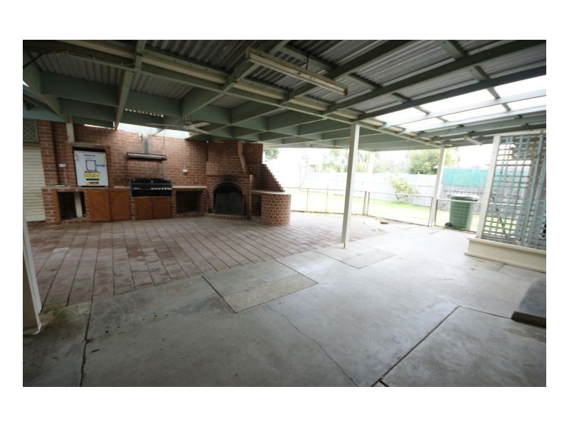 324 Wood Street, Deniliquin NSW 2710