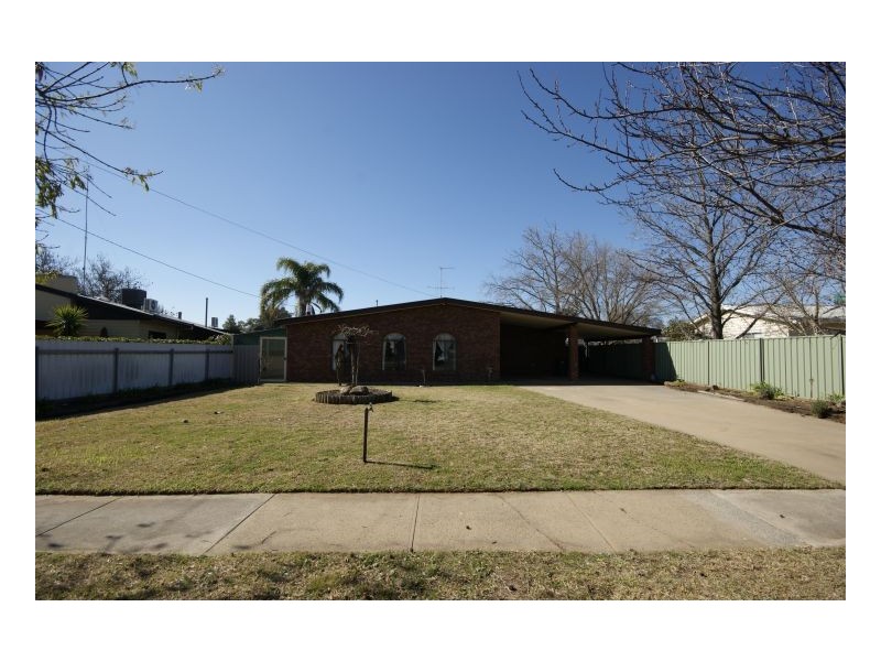 459 Wood Street, Deniliquin NSW 2710