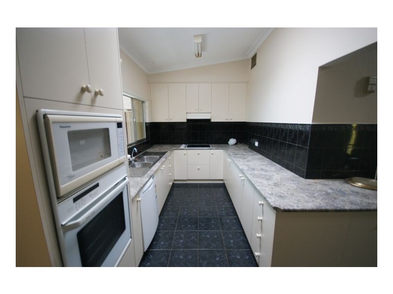 459 Wood Street, Deniliquin NSW 2710