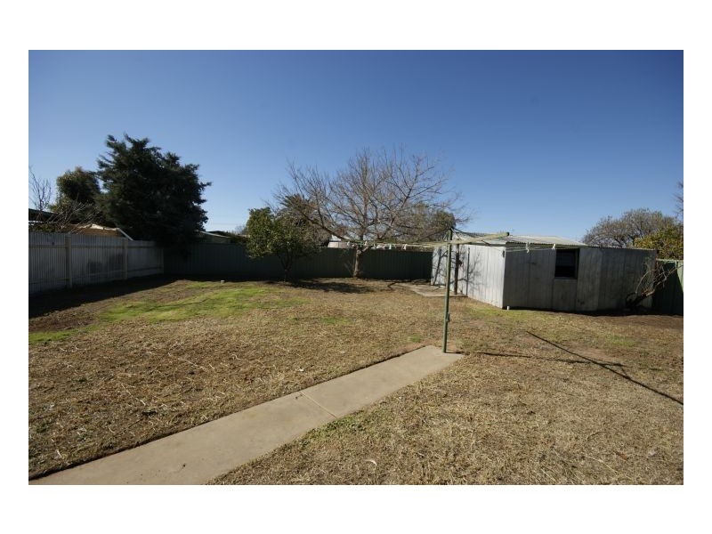 459 Wood Street, Deniliquin NSW 2710