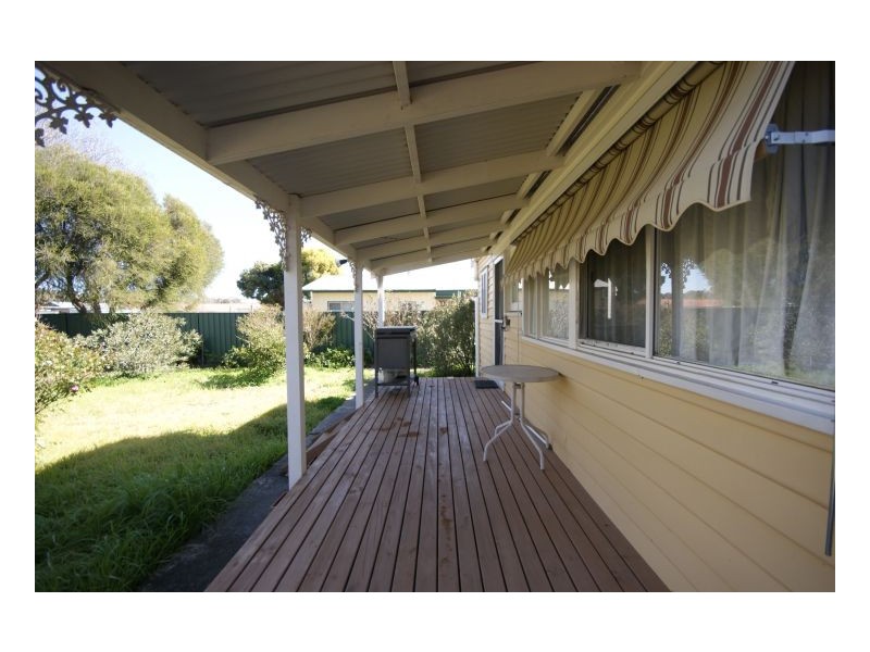 320 Fitzroy St, Deniliquin NSW 2710