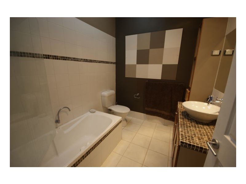 91 Crispe St, Deniliquin NSW 2710
