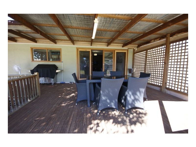 91 Crispe St, Deniliquin NSW 2710