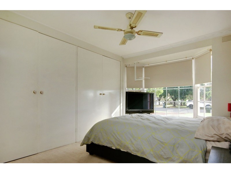 228 Waring Street, Deniliquin NSW 2710