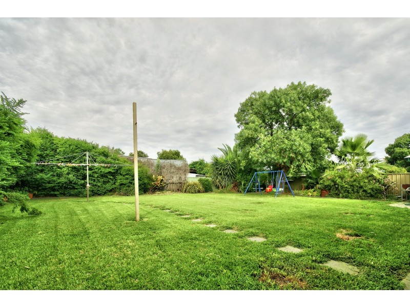 228 Waring Street, Deniliquin NSW 2710