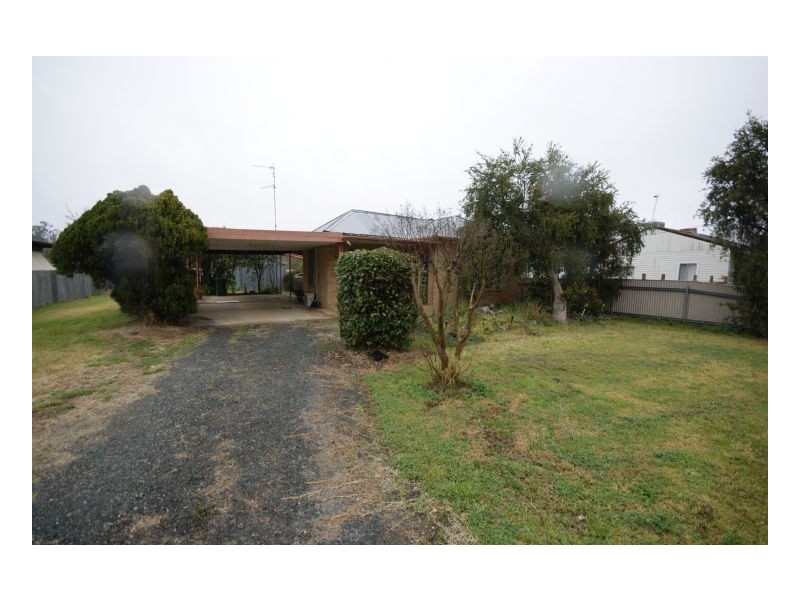 370 Fitzroy St, Deniliquin NSW 2710