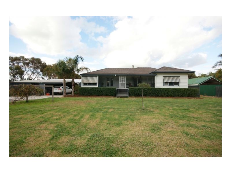 167 River St, Deniliquin NSW 2710