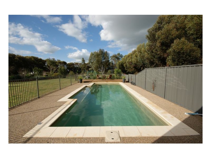 167 River St, Deniliquin NSW 2710