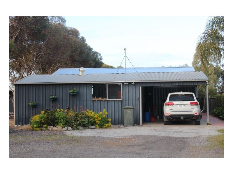 167 River St, Deniliquin NSW 2710