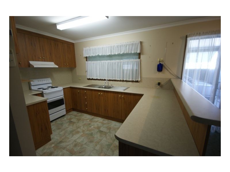 1/325 Poictiers Street, Deniliquin NSW 2710