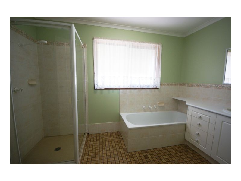 1/325 Poictiers Street, Deniliquin NSW 2710