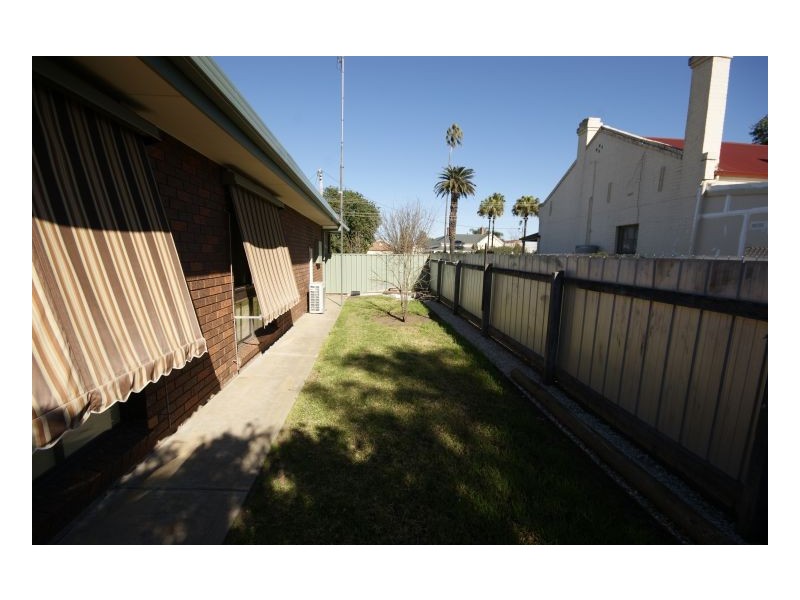 1/325 Poictiers Street, Deniliquin NSW 2710