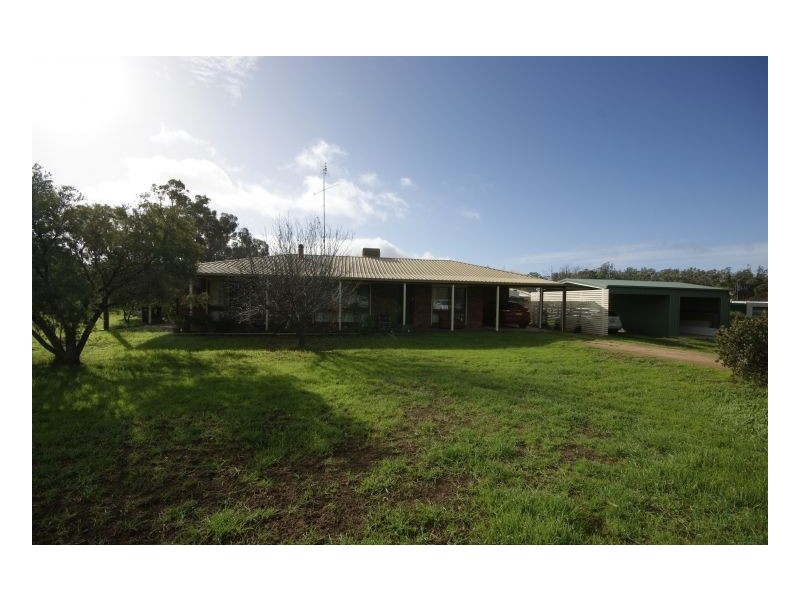 74 Moama St, Mathoura NSW 2710