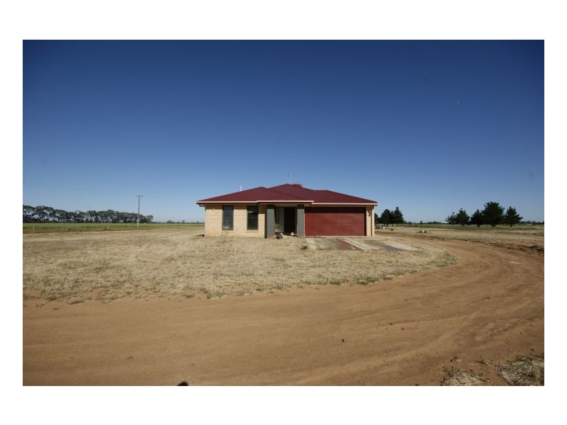 22 Todds Road, Deniliquin NSW 2710
